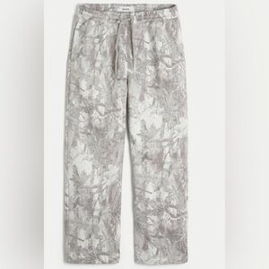 Hollister Men’s Gray Camo Joggers